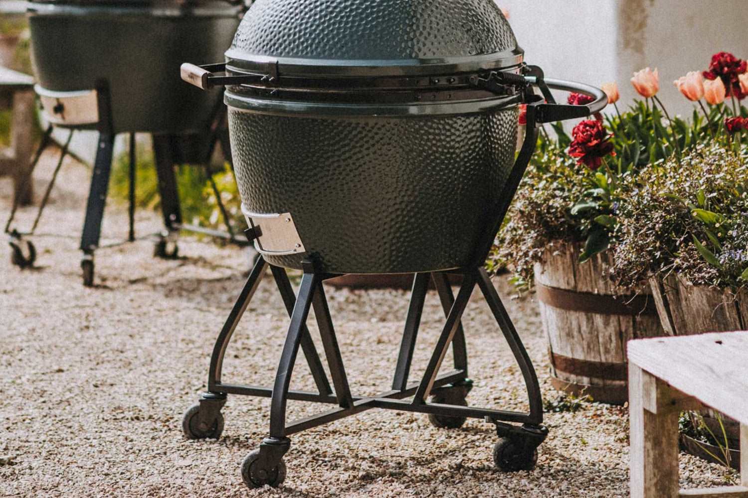 Big Green Egg Integgrated Nest