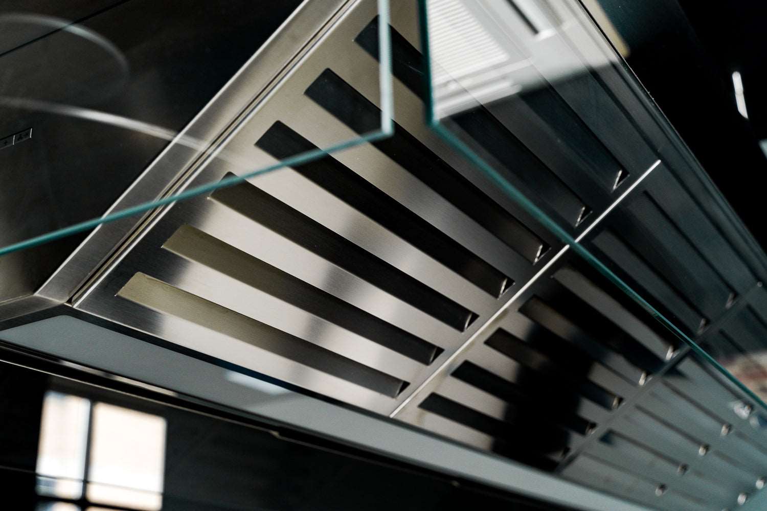 Ex Display Poliform Dual Engine Work Island Hood