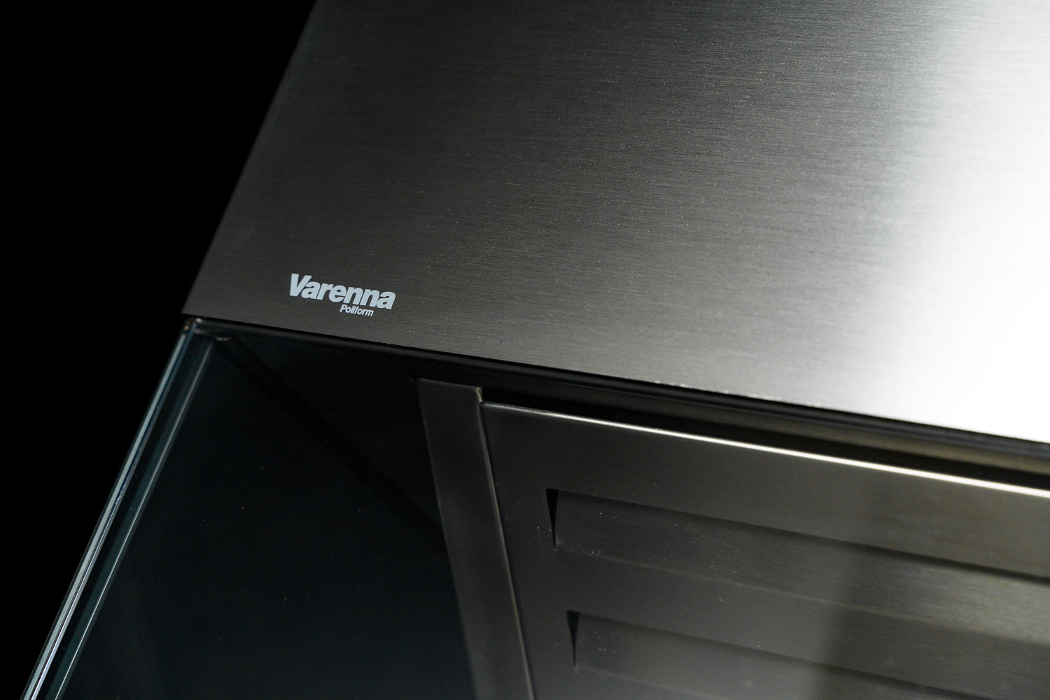 Ex-Display Poliform Dual Engine Work Island Hood