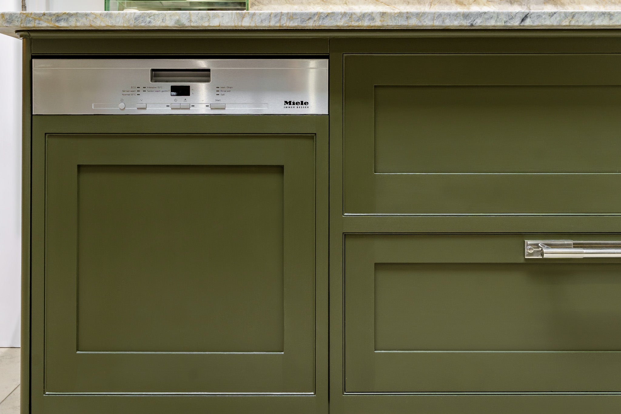 'Hampton' Kitchen with Miele Appliances