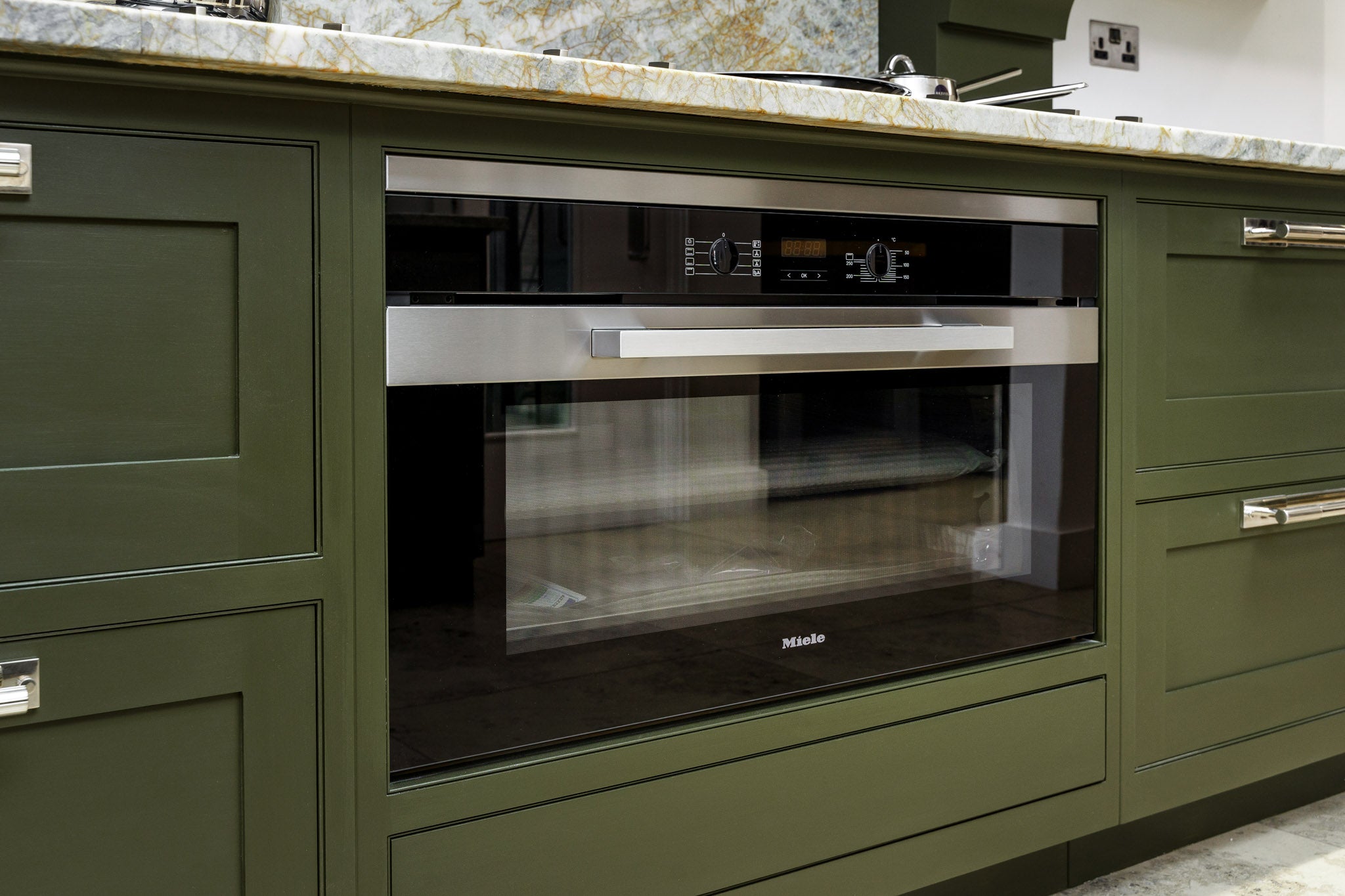 'Hampton' Kitchen with Miele Appliances