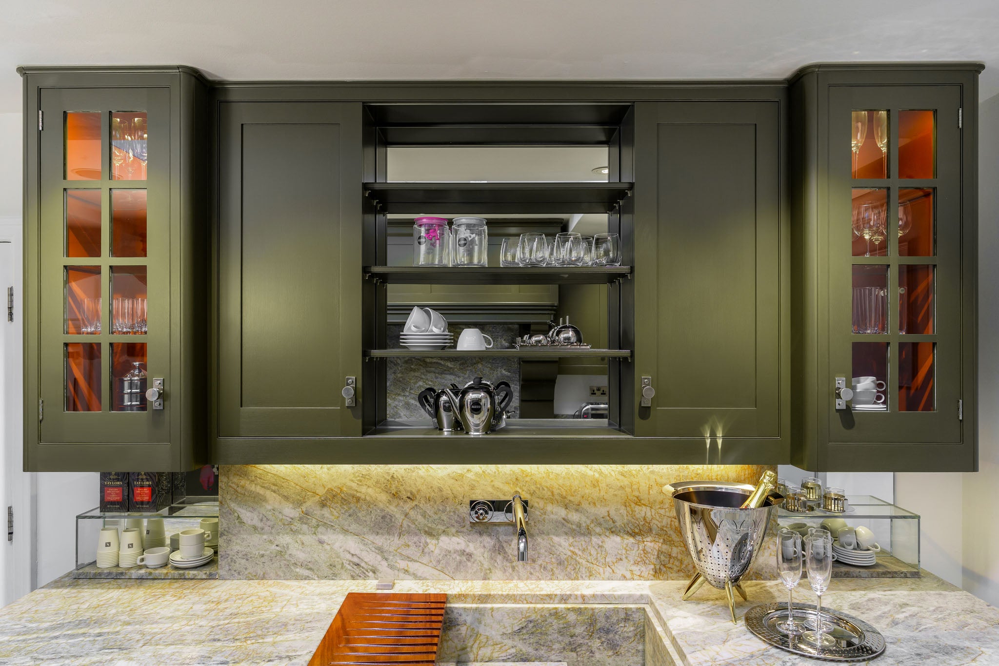 'Hampton' Kitchen with Miele Appliances