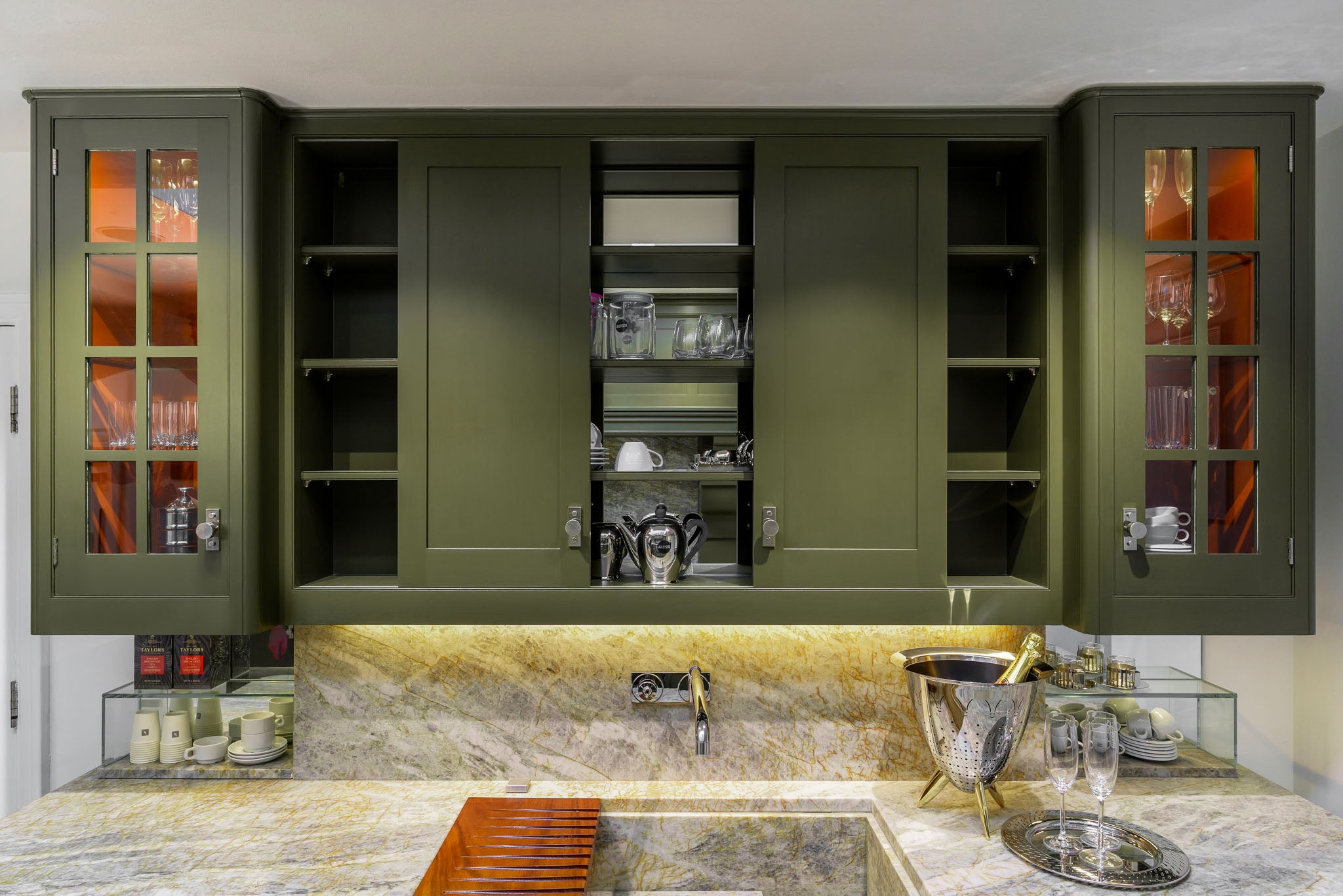 'Hampton' Kitchen with Miele Appliances