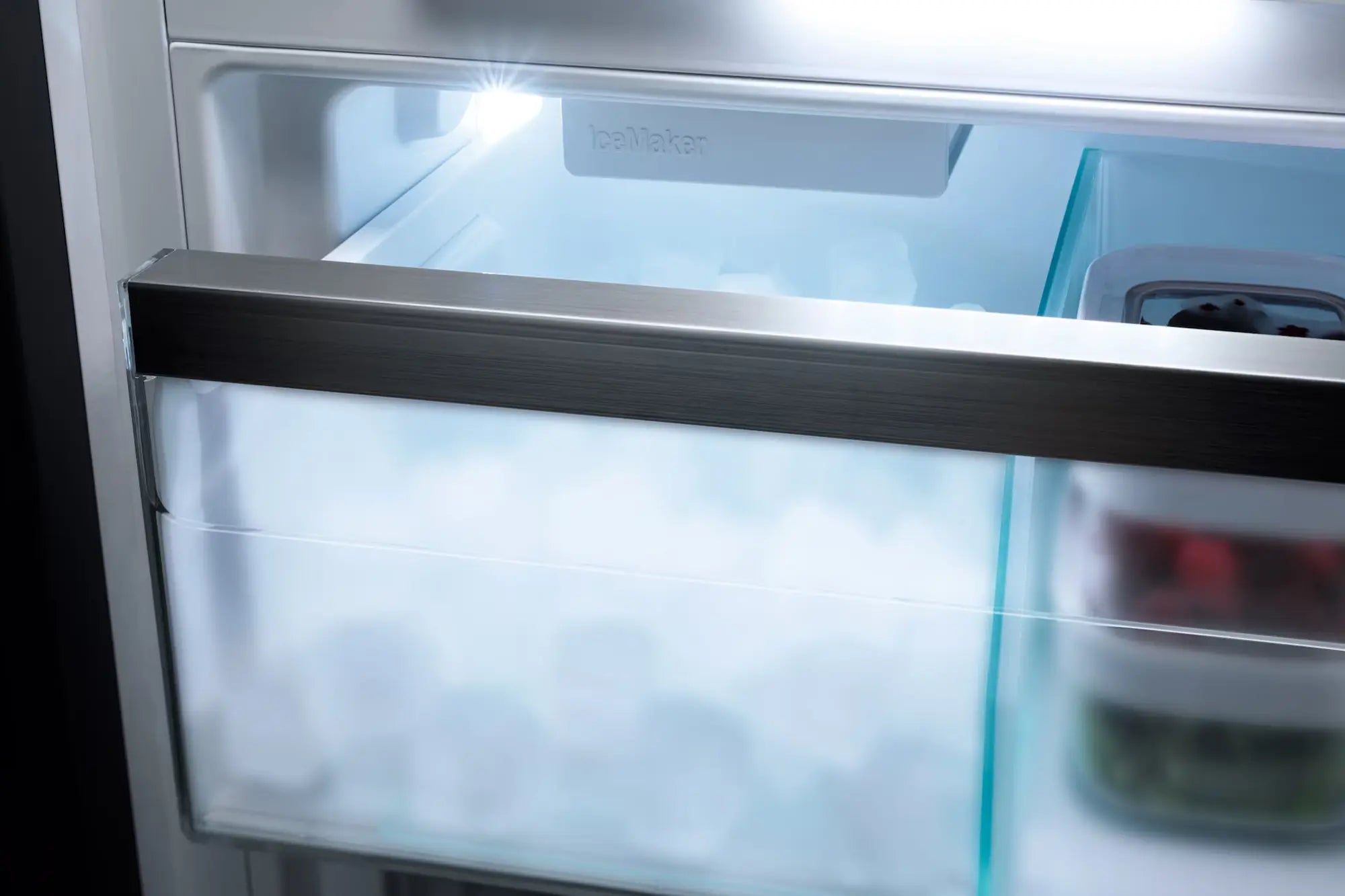 Miele Perfect Cool Fridge-Freezer KFN7795D