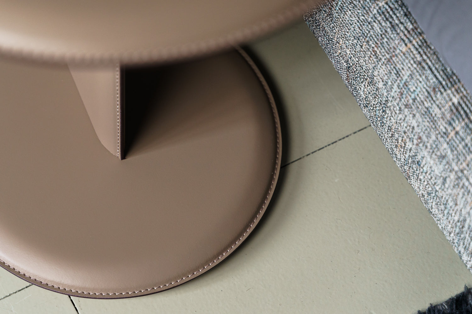 Poliform Mush Tortora Hide