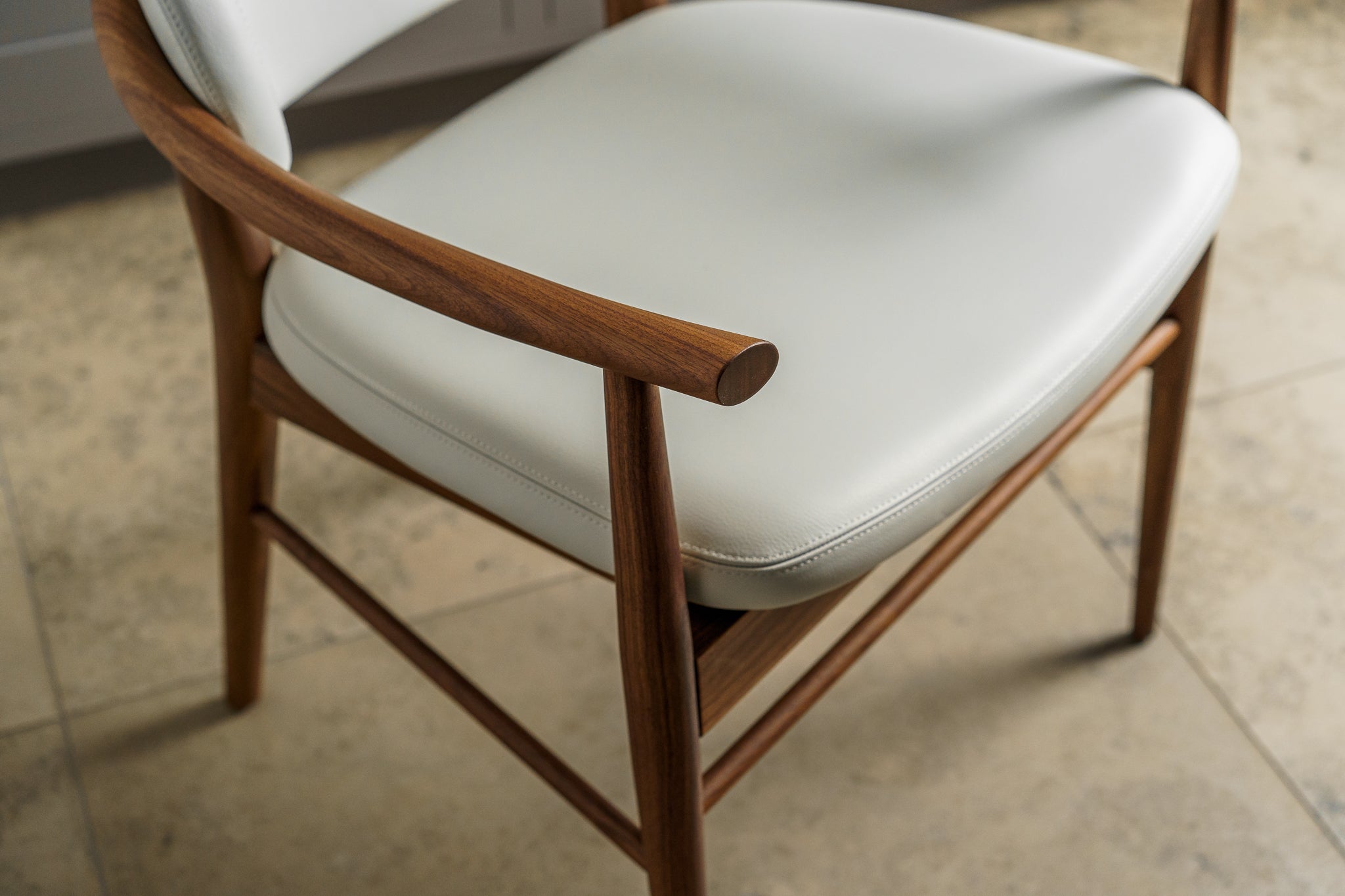 Porada Nissa Chair with Arms (Set of 4)