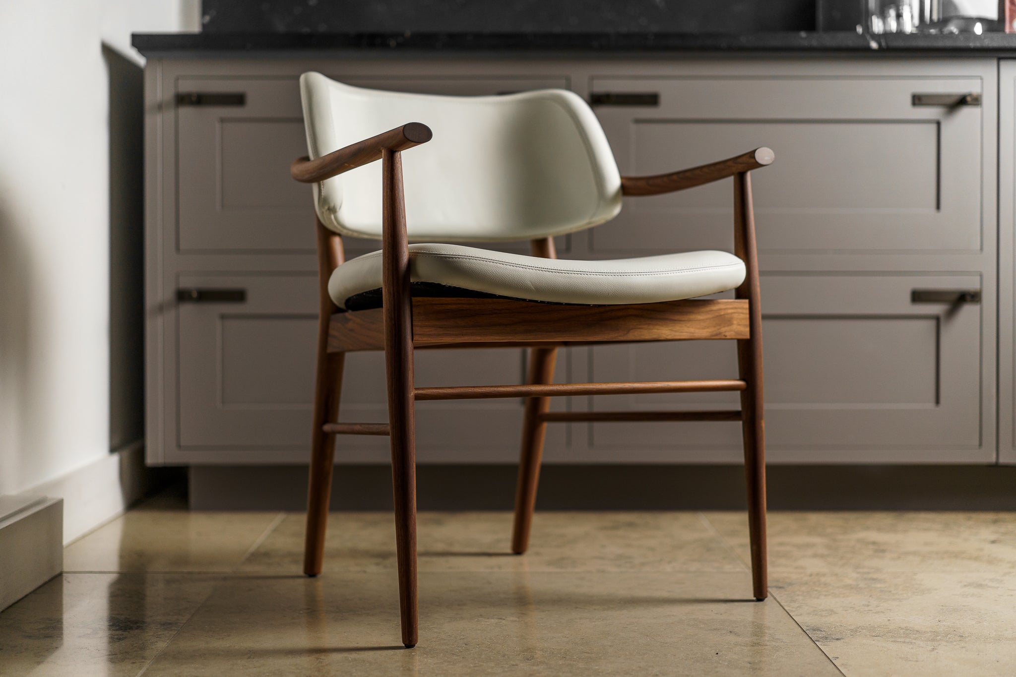 Porada Nissa Chair with Arms (Set of 4)