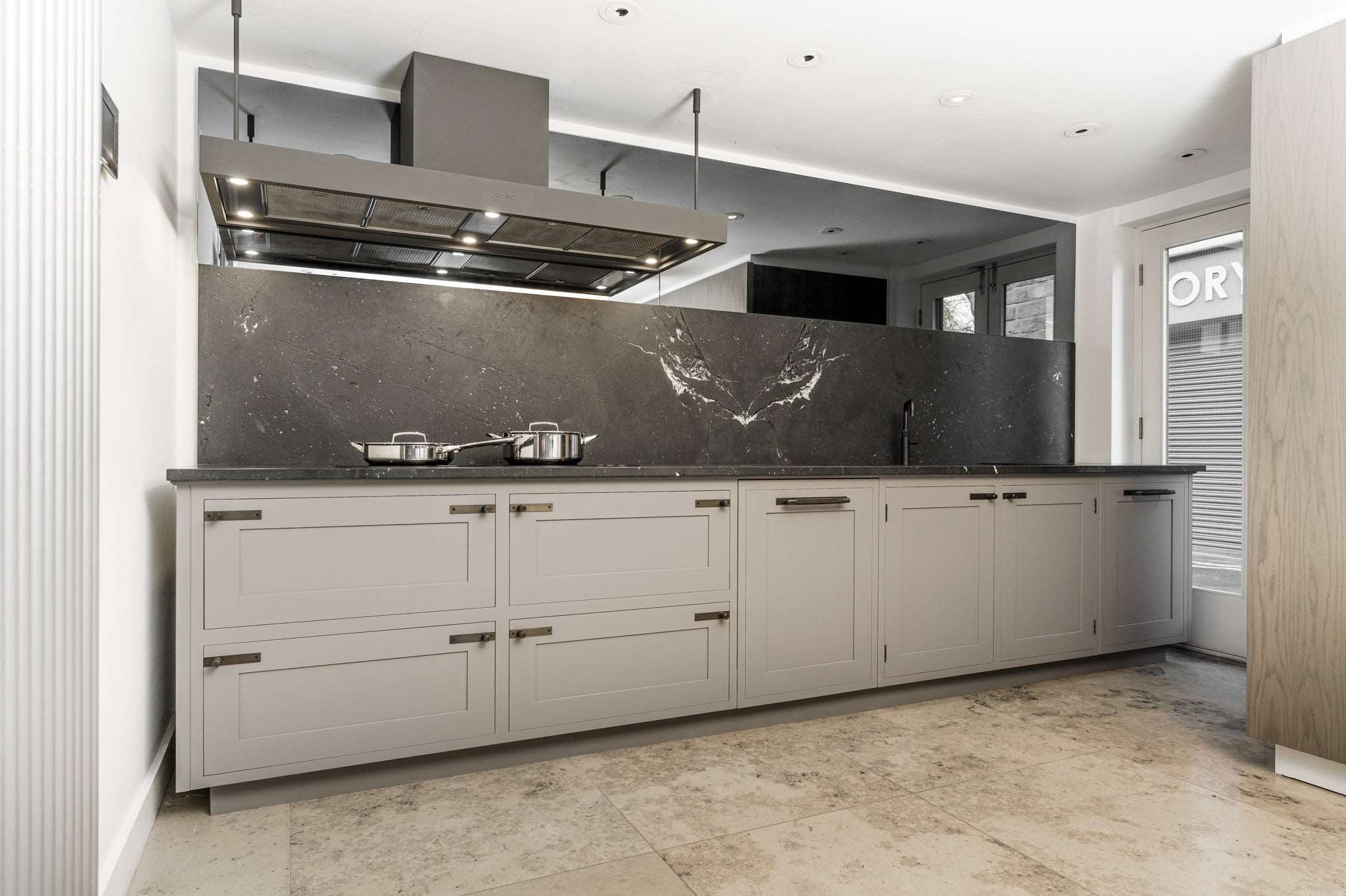 Ex-Display Kitchen 'Brompton' with Larder