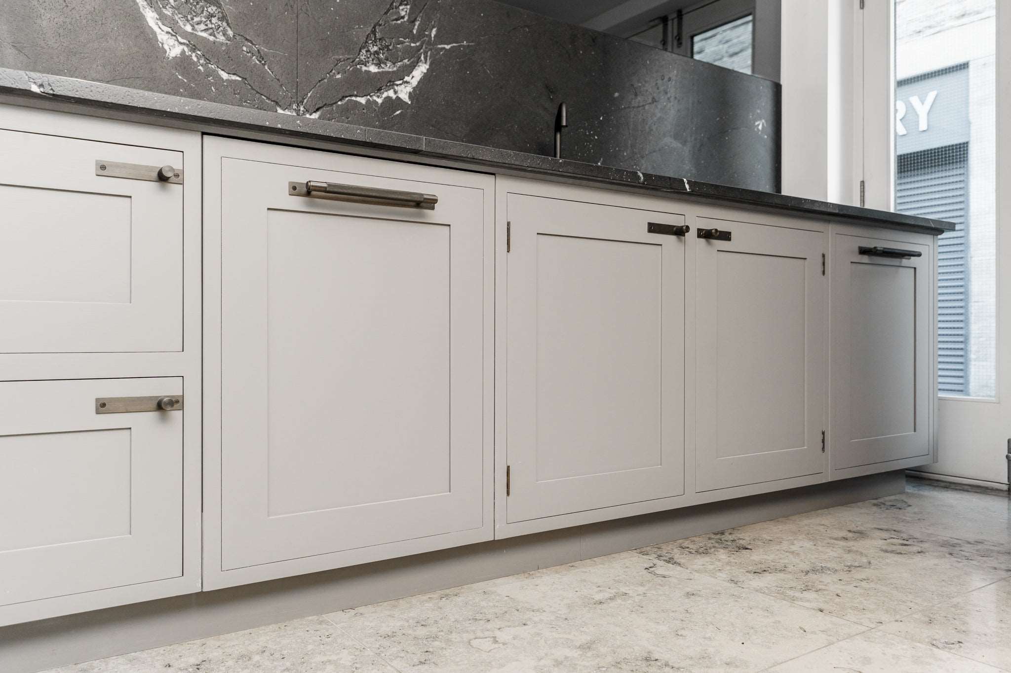 Ex-Display Kitchen 'Brompton' with Larder