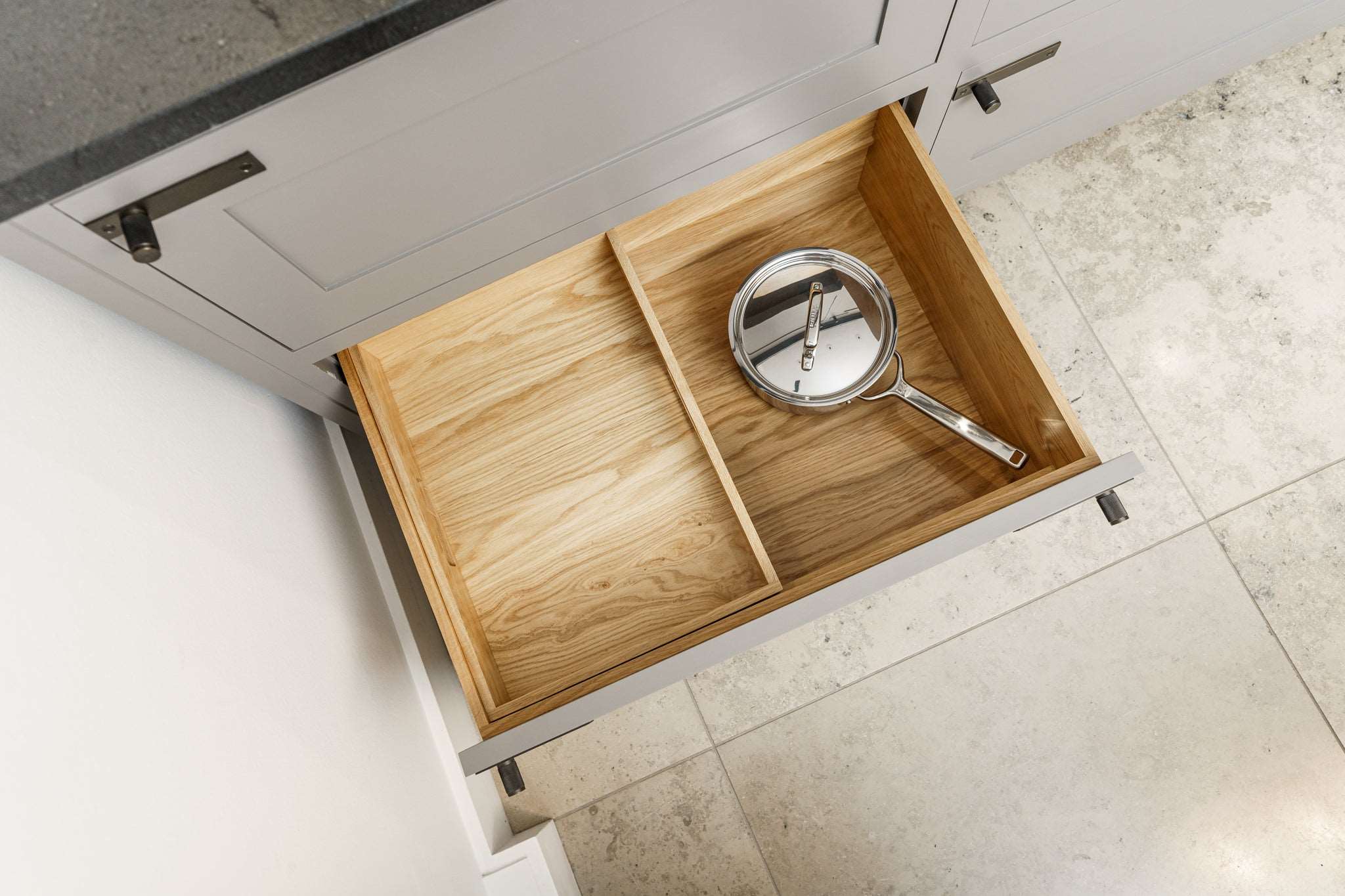 Ex-Display Kitchen 'Brompton' with Larder