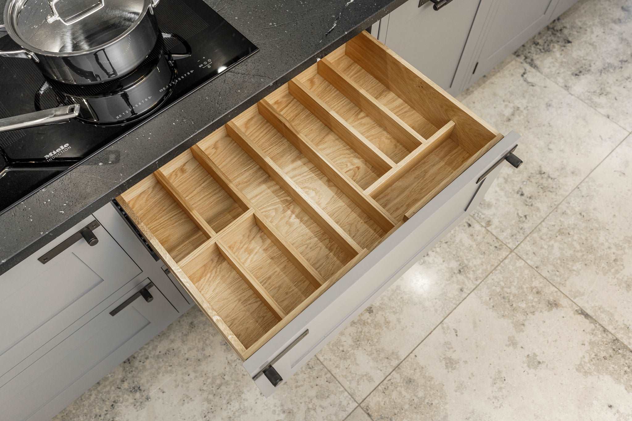 Ex-Display Kitchen 'Brompton' with Larder