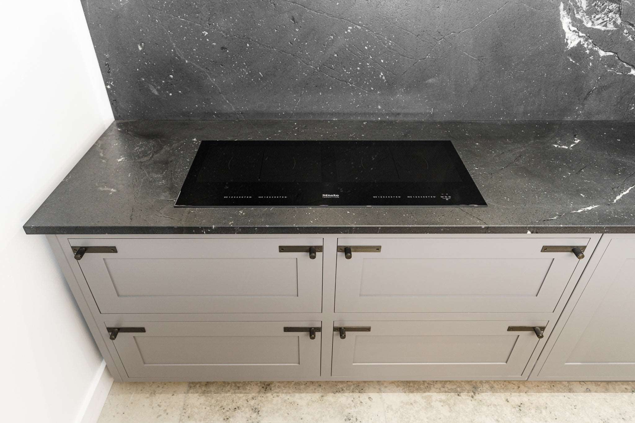 Ex-Display Kitchen 'Brompton' with Larder