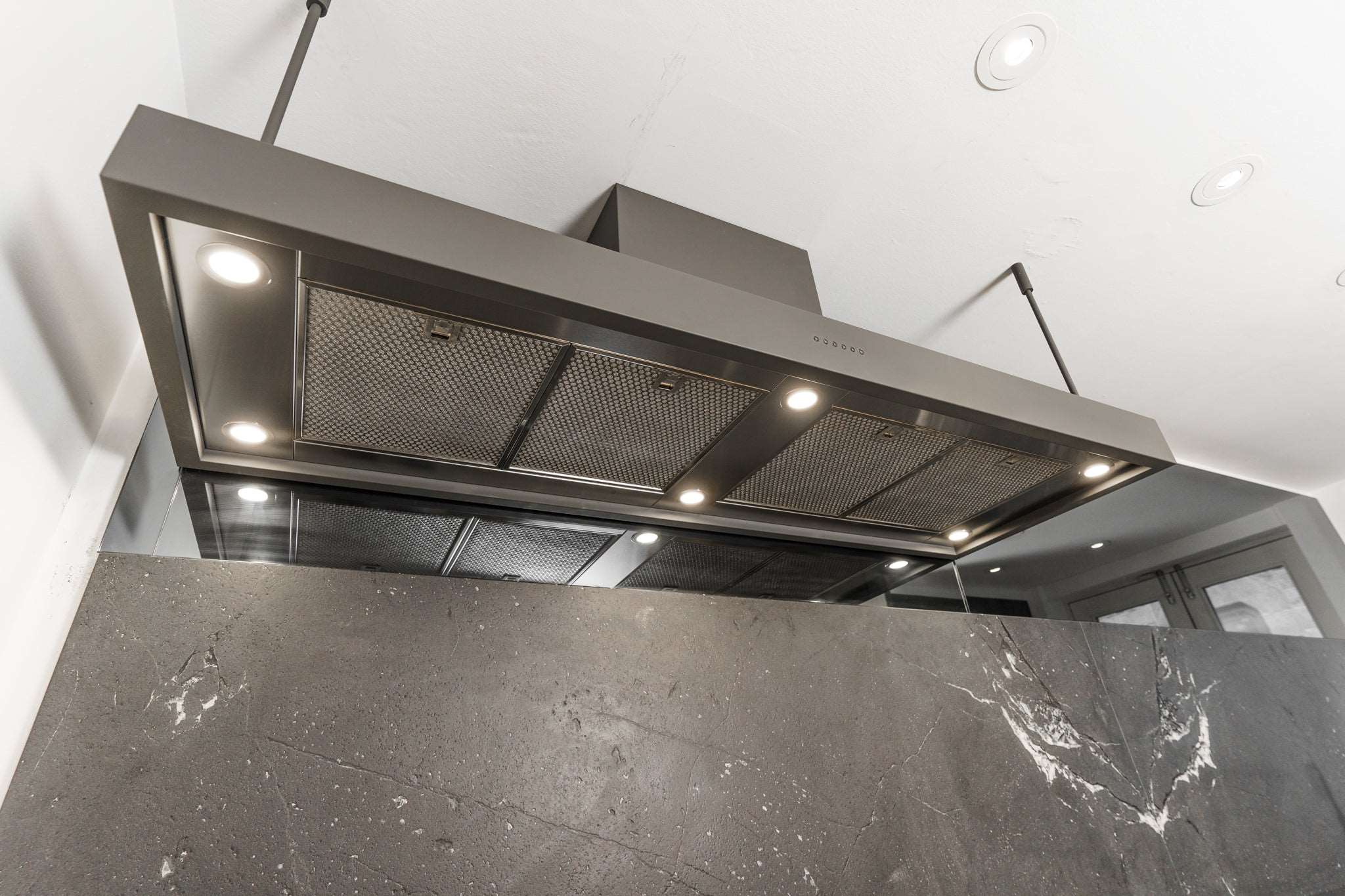 Ex-Display Kitchen 'Brompton' with Larder