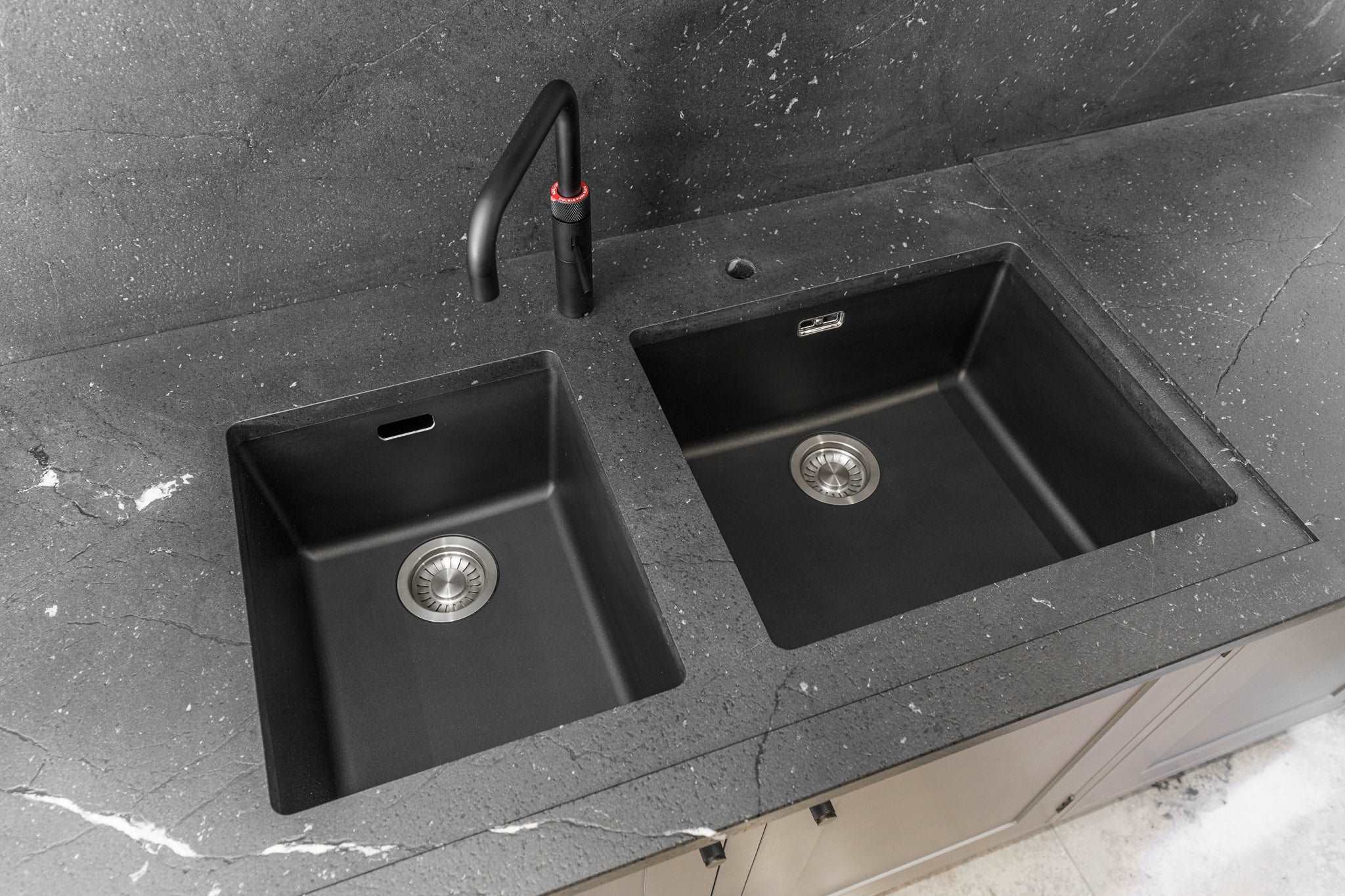 Ex-Display Kitchen 'Brompton' with Larder