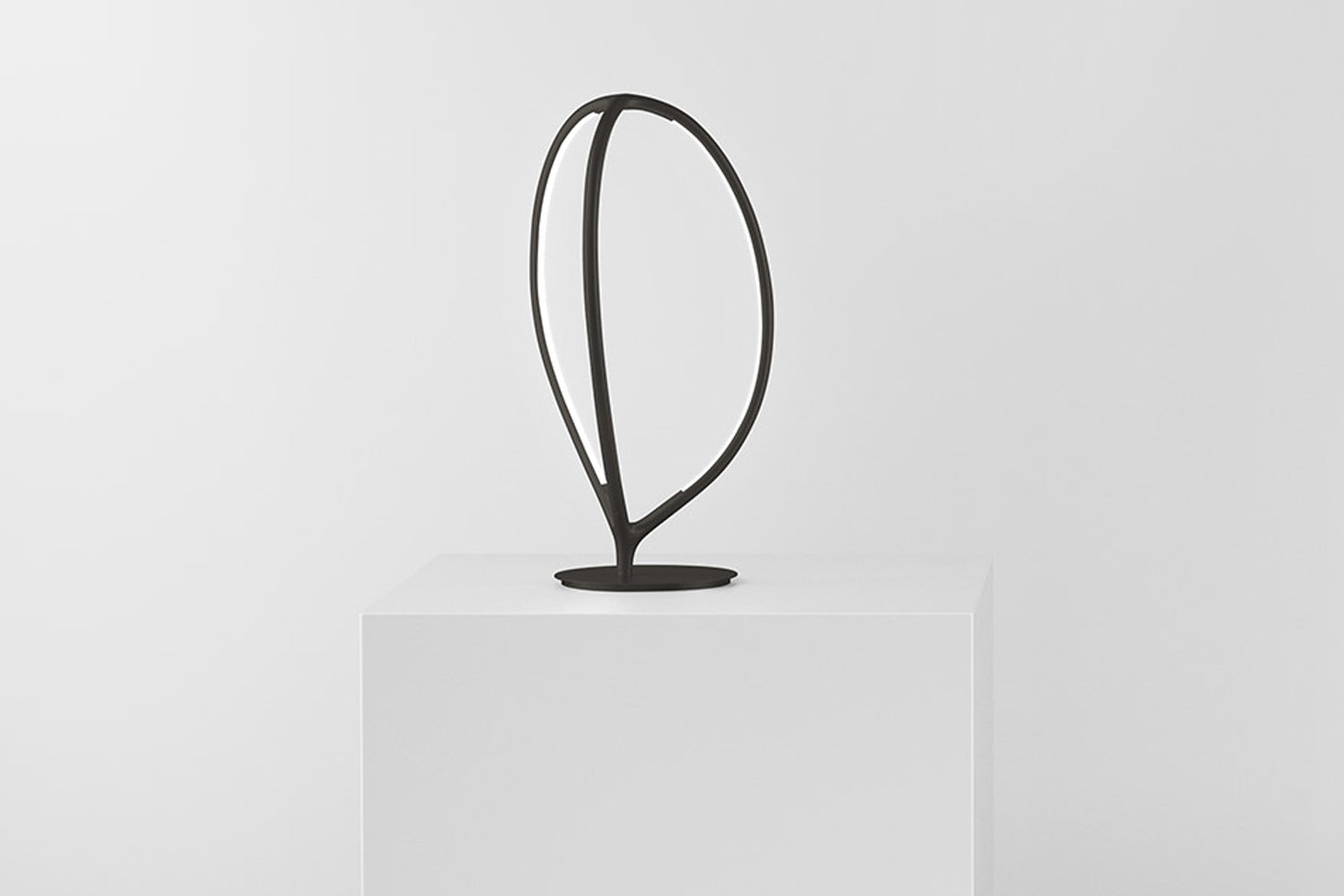 Artemide Arrival Table Black