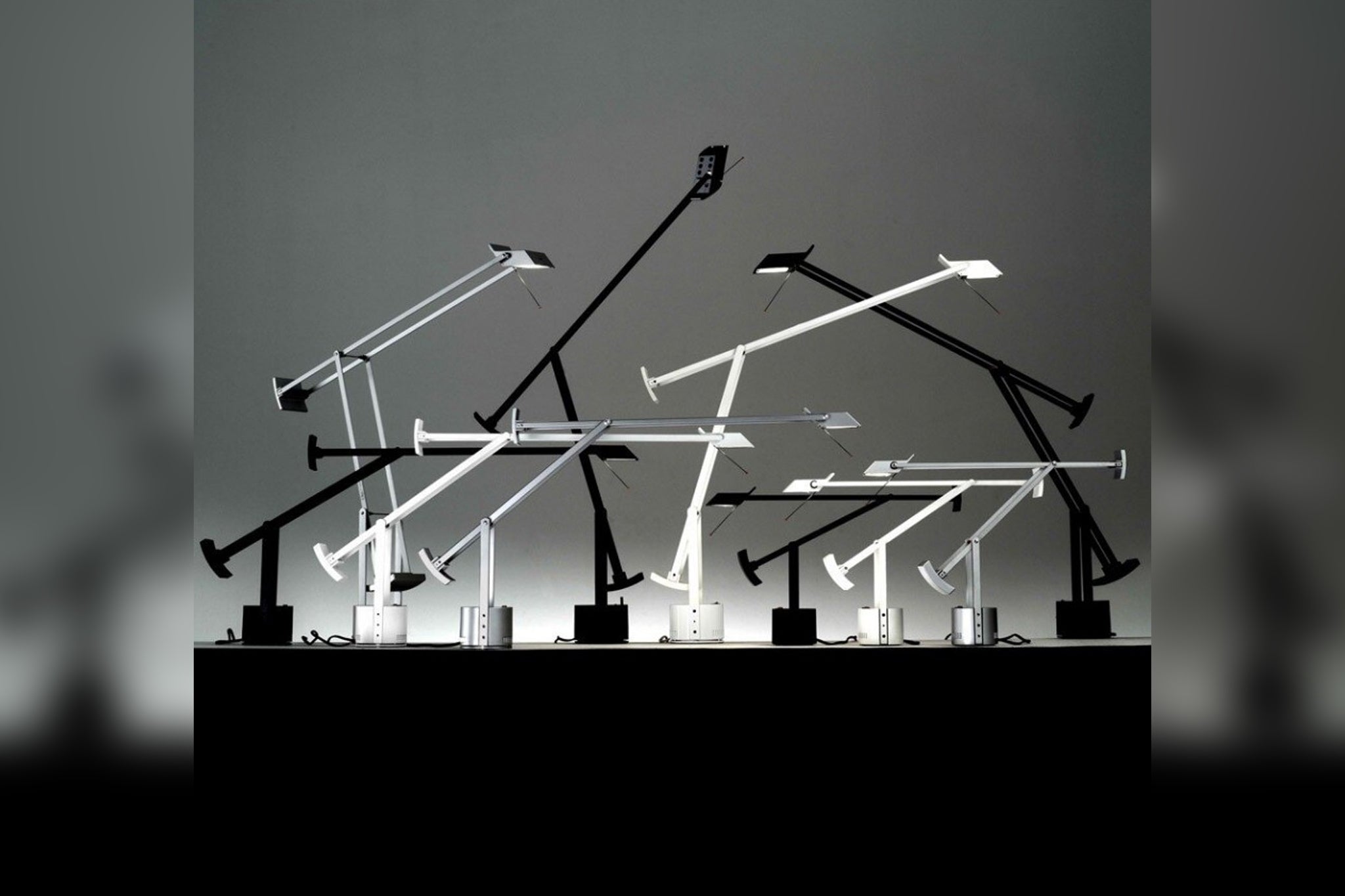 Artemide Tizio Desk Lamp