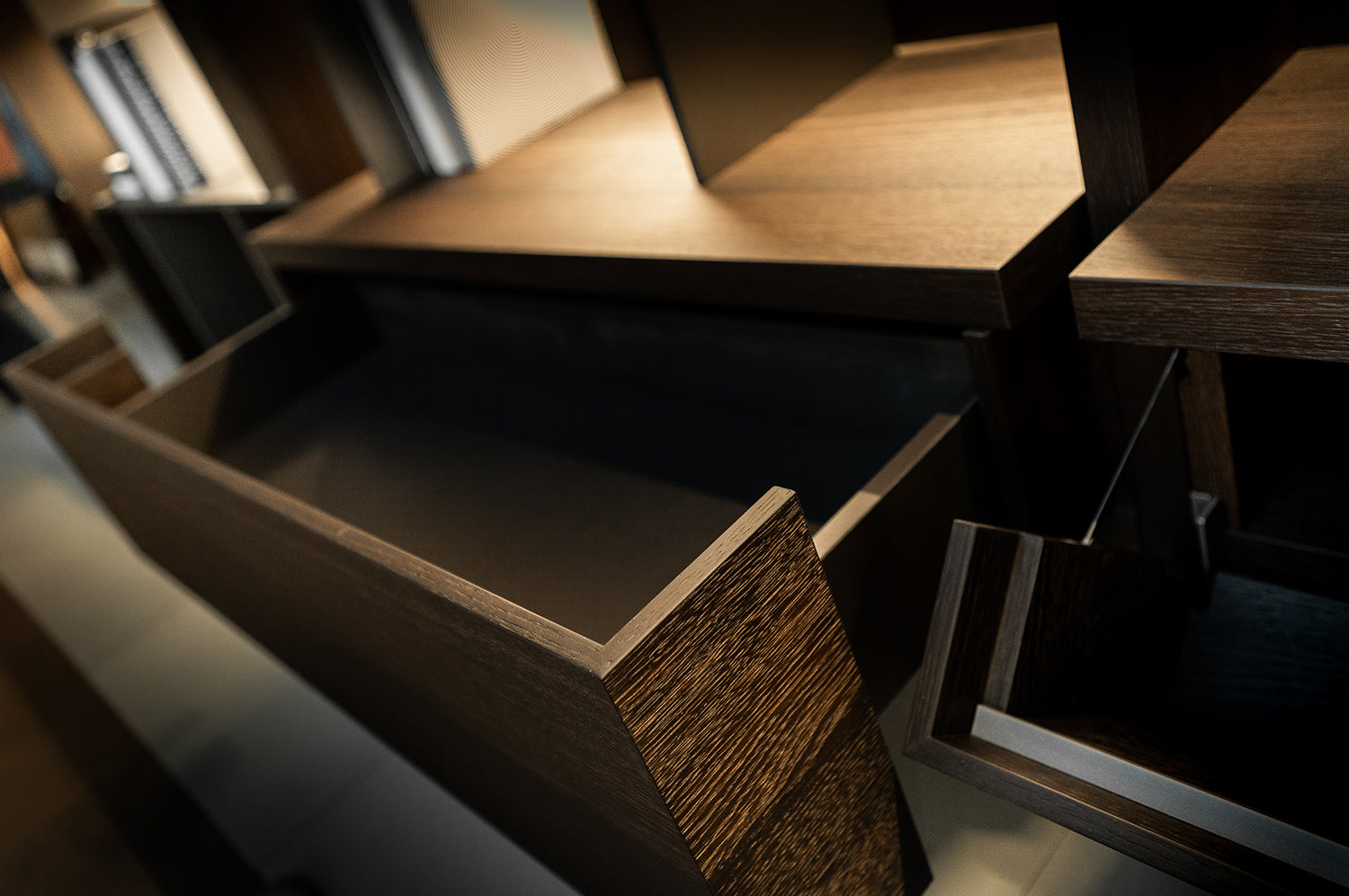 Poliform Wall System with Illuminated Grids