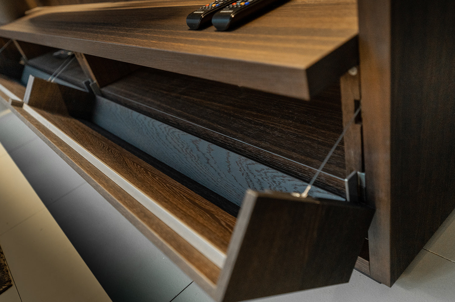 Poliform Wall System with Illuminated Grids