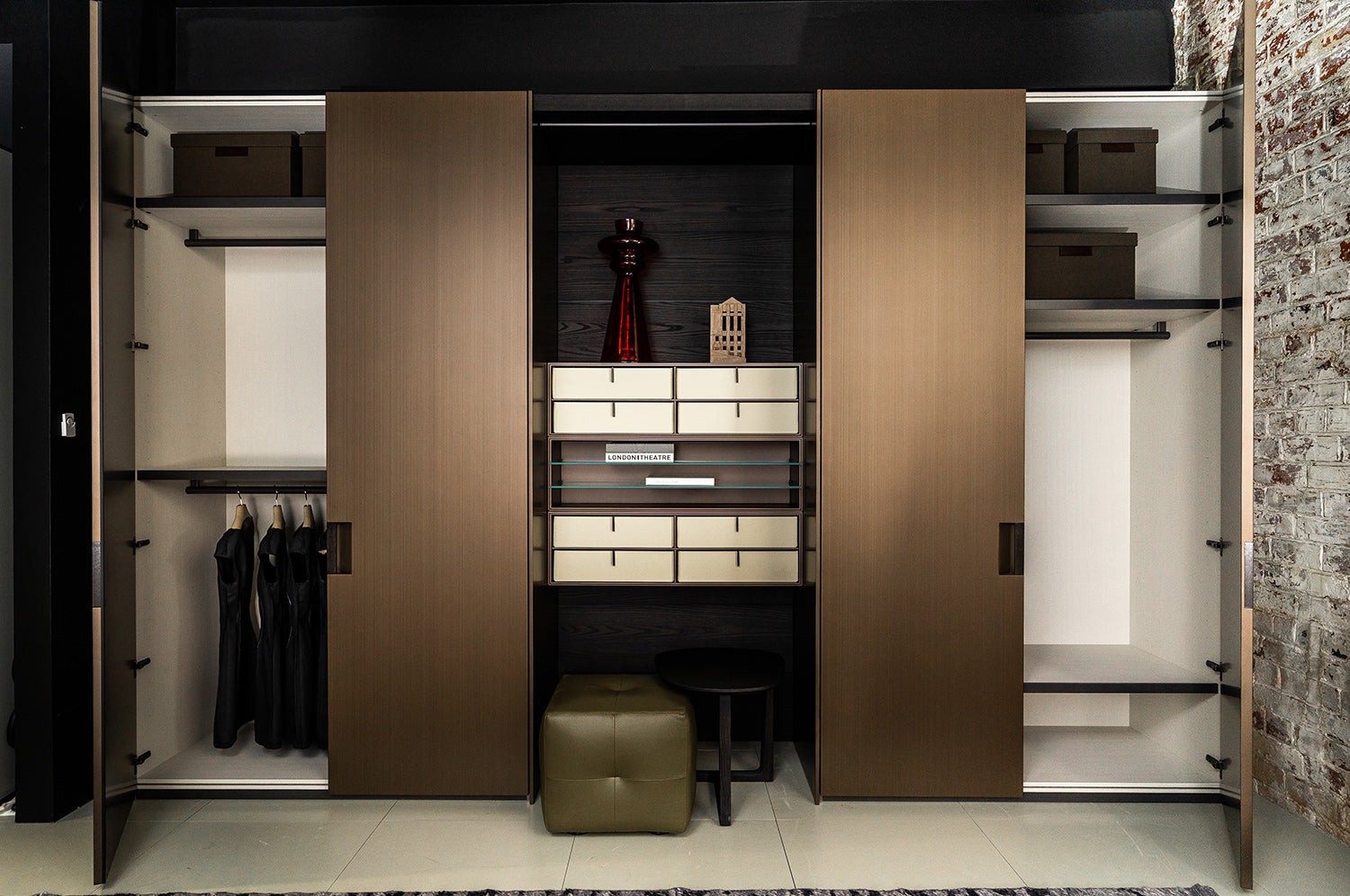 Poliform Plus Wardrobes with Central Quid System