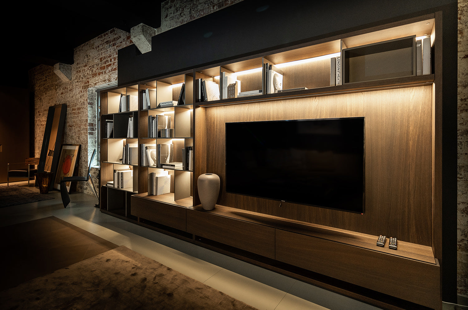 Poliform Wall System with Illuminated Grids