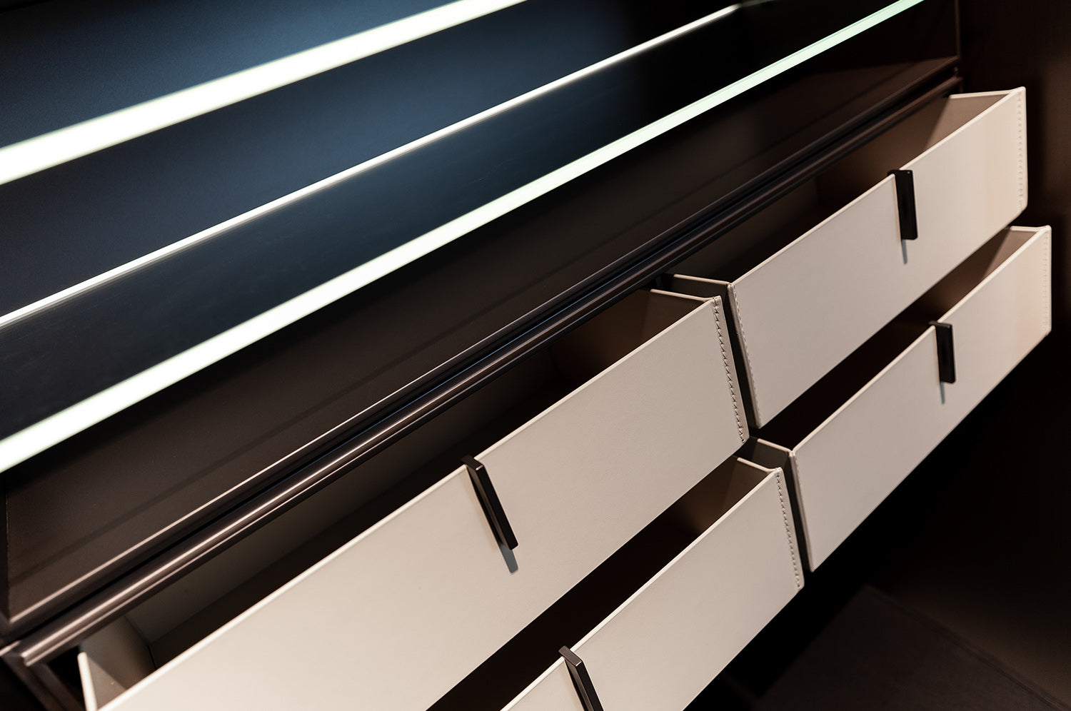 Poliform Plus Wardrobes with Central Quid System