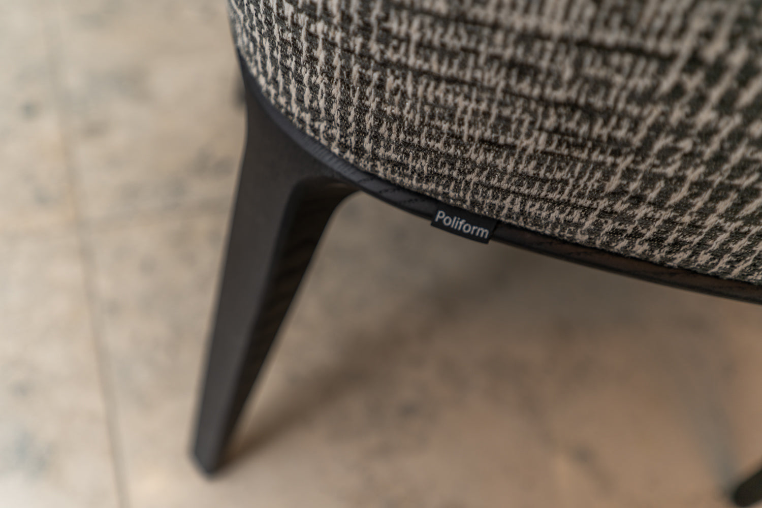 Poliform Sophie Chair (with armrests)