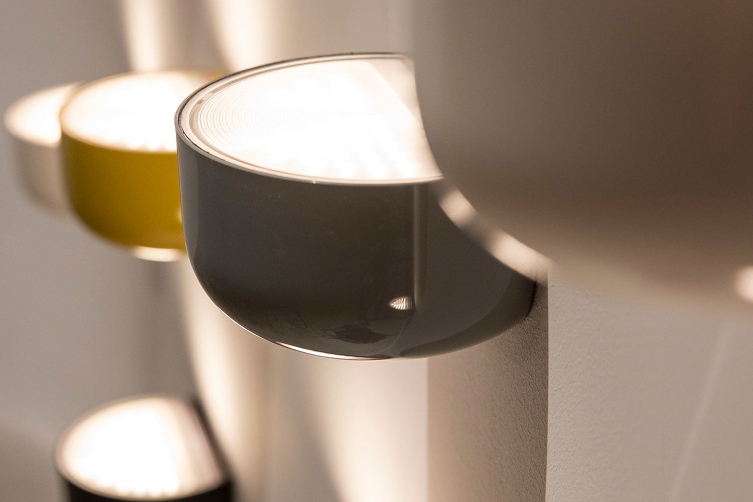 FLOS Bellhop Wall Up Gloss White