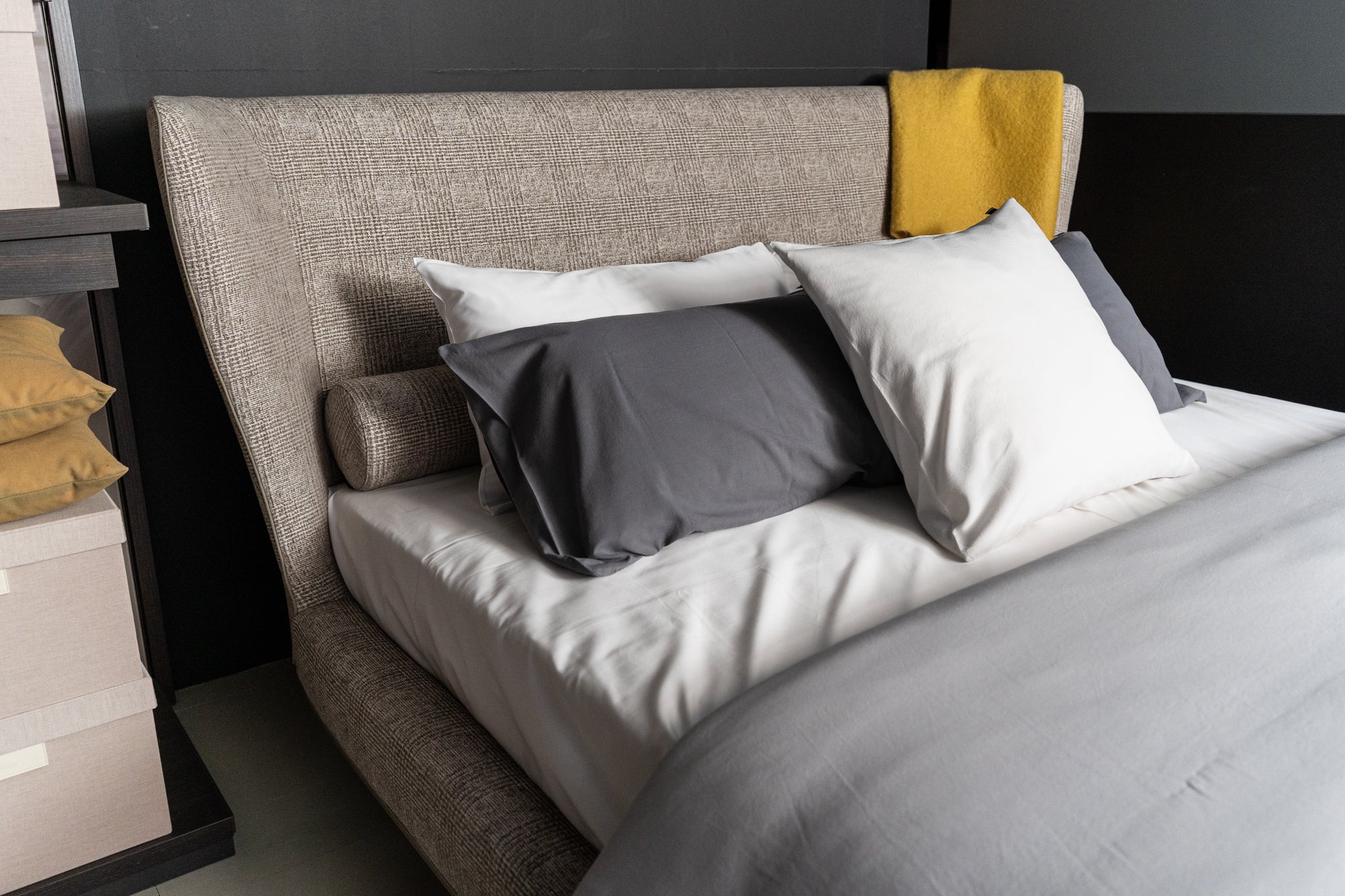 (SOLD) Poliform Gentleman Bed