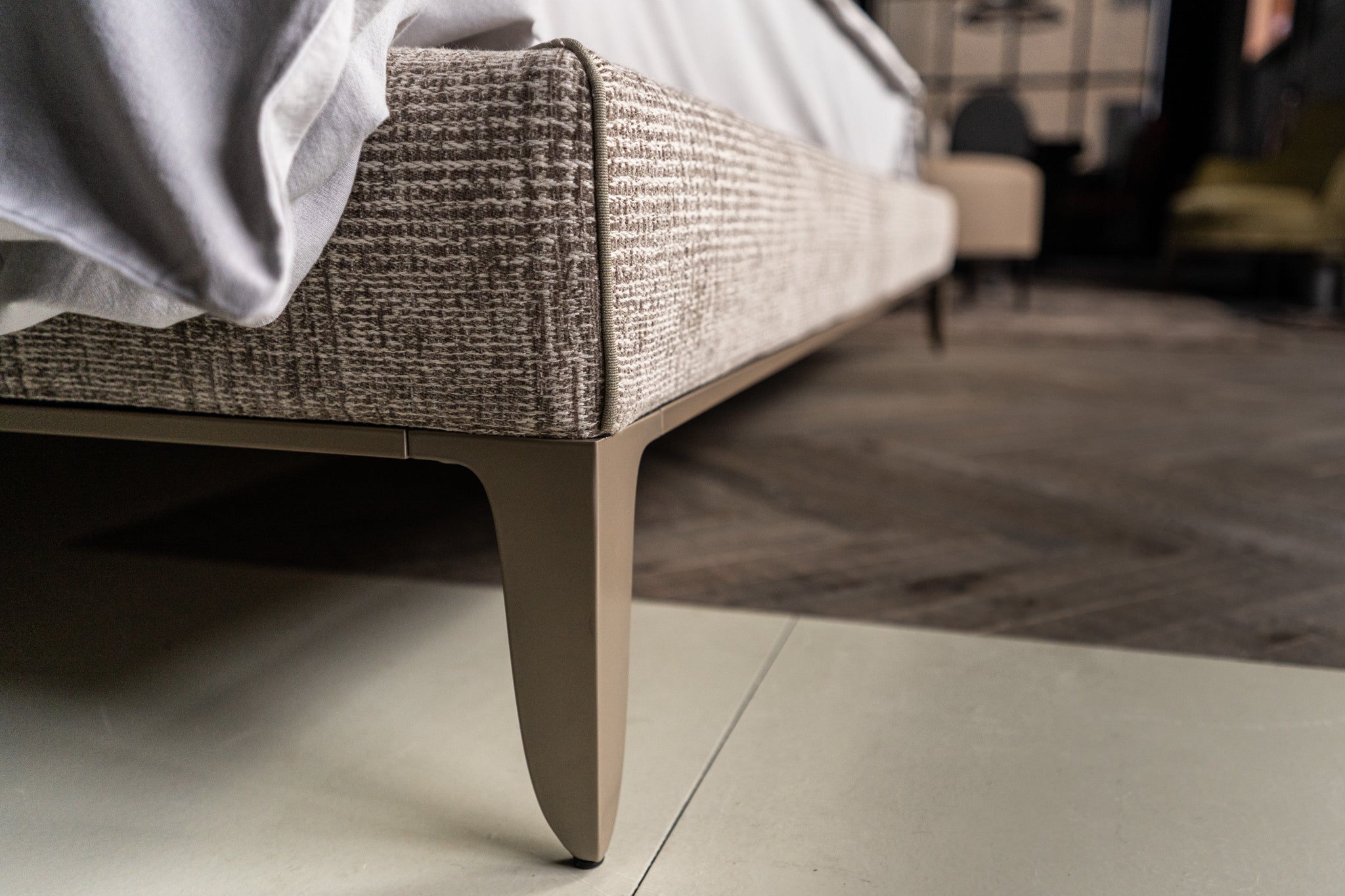 (SOLD) Poliform Gentleman Bed