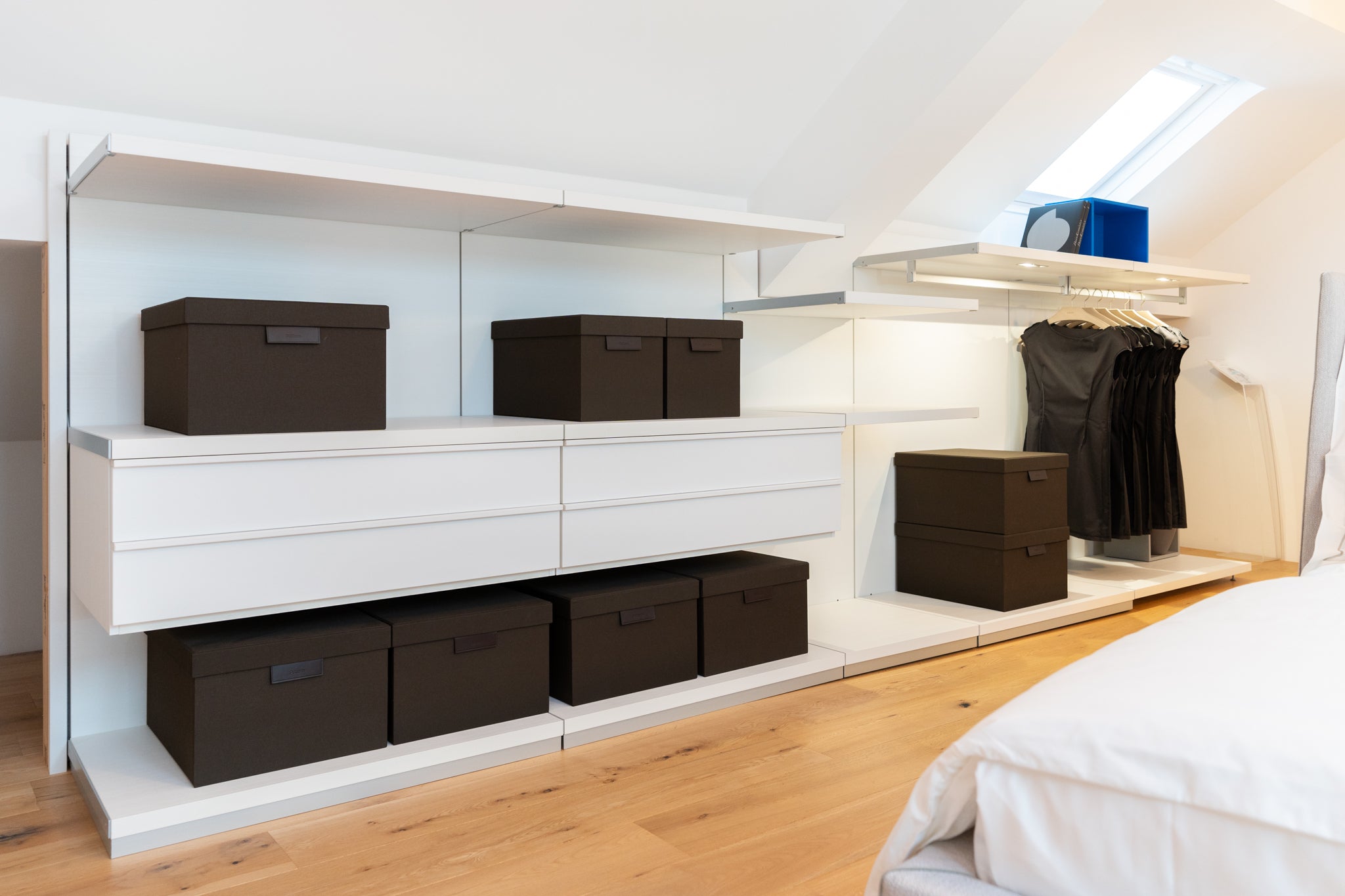 (SOLD) Poliform Ubik Open Dressing Room