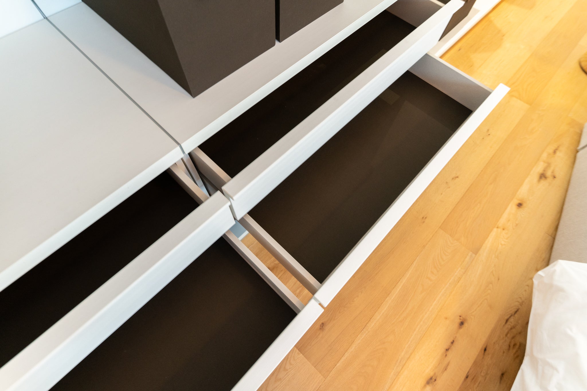 (SOLD) Poliform Ubik Open Dressing Room