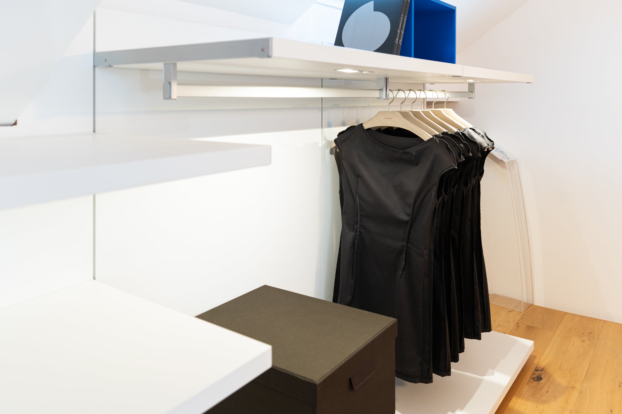 (SOLD) Poliform Ubik Open Dressing Room