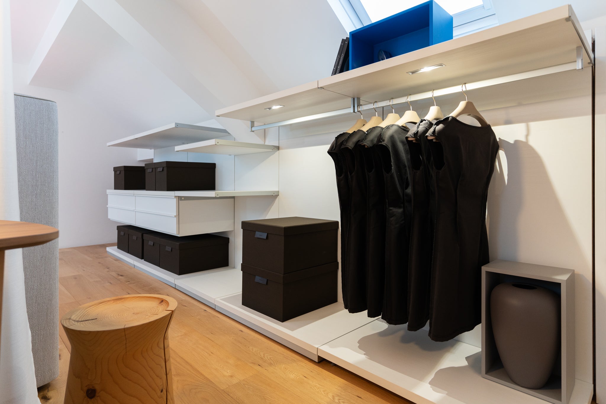 (SOLD) Poliform Ubik Open Dressing Room