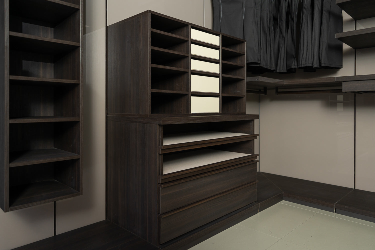 (SOLD) Poliform Ubik Open Dressing Room