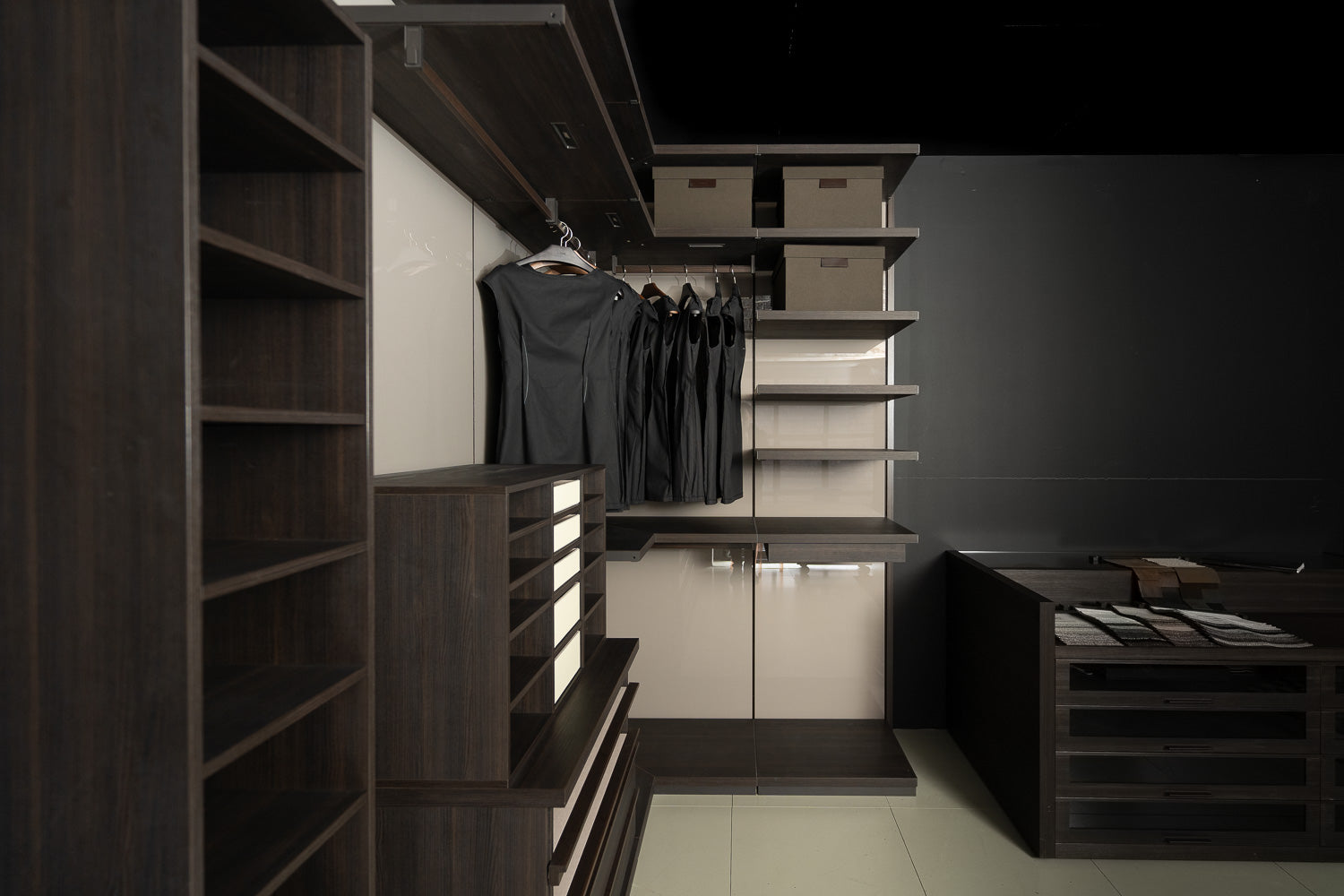 (SOLD) Poliform Ubik Open Dressing Room