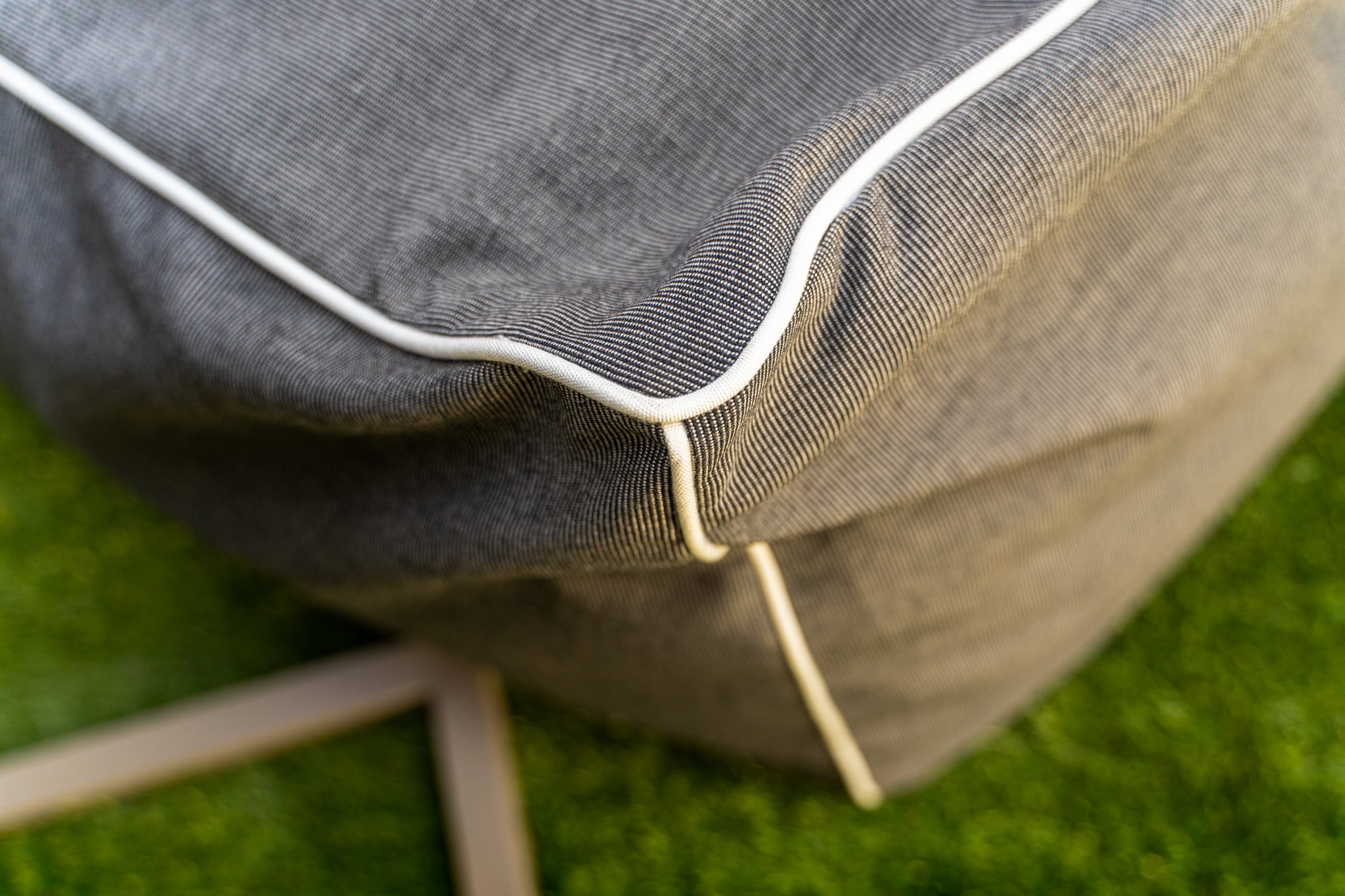 Talenti Scacco Living Armchair Grey/White Pipe